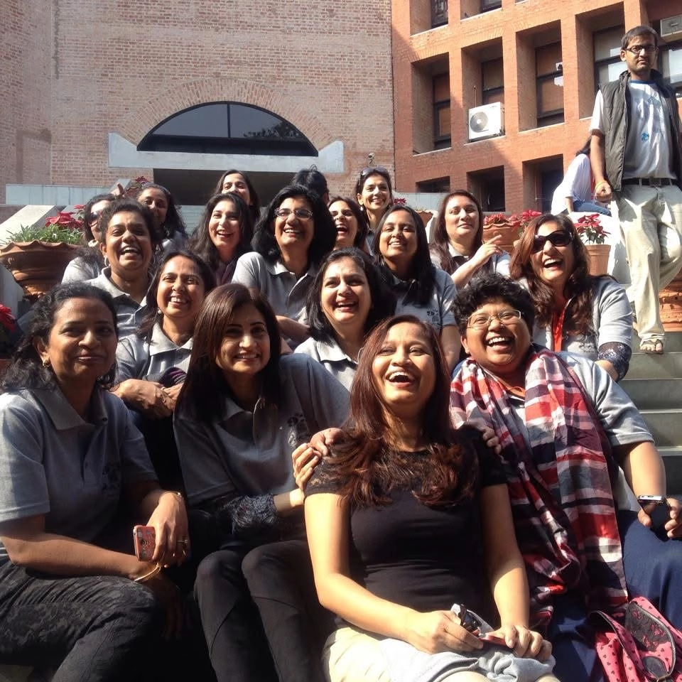93-Dames-laughing